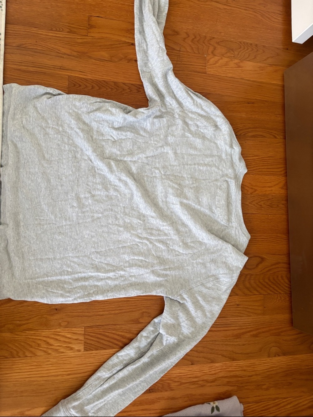 Faherty Sunwashed Light Heather Gray Long-Sleeve Henley - Picture 4 of 4